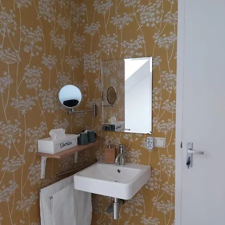 Liberation Bed & Breakfast 3*